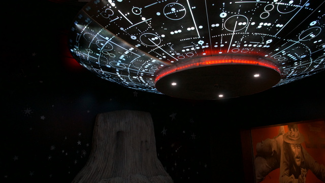 Close Encounters-themed room