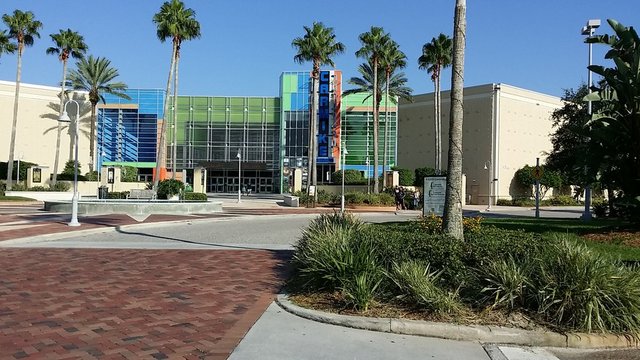 AMC Avenue 16