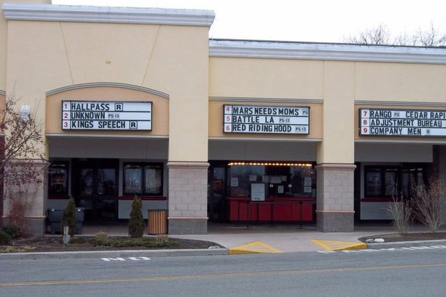 Apple Cinemas Pittsford Dine-In