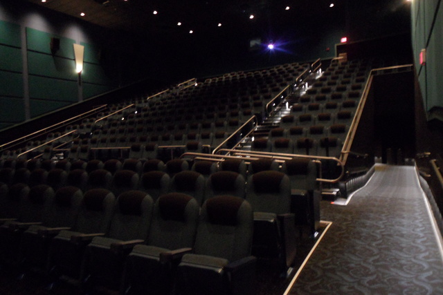 Regal Cinemas Solomon Pond Mall 15
