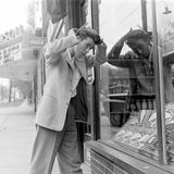 1945 photo credit Nina Leen.